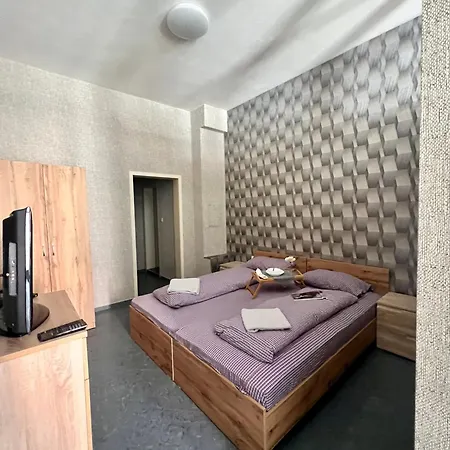 Flower House 6 Апартаменты *