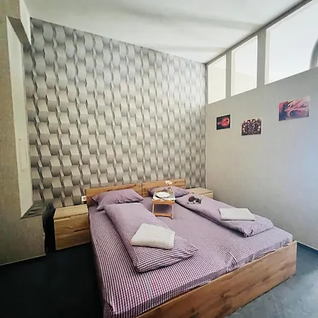 Apartament Flower House 6 *