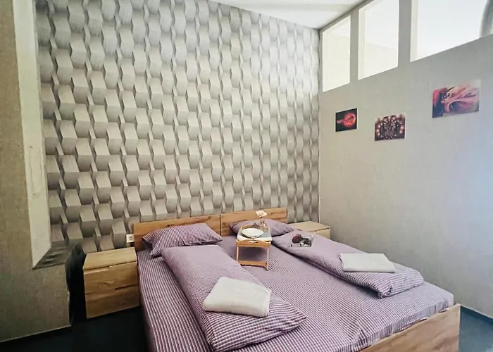 Apartment Flower House 6 *